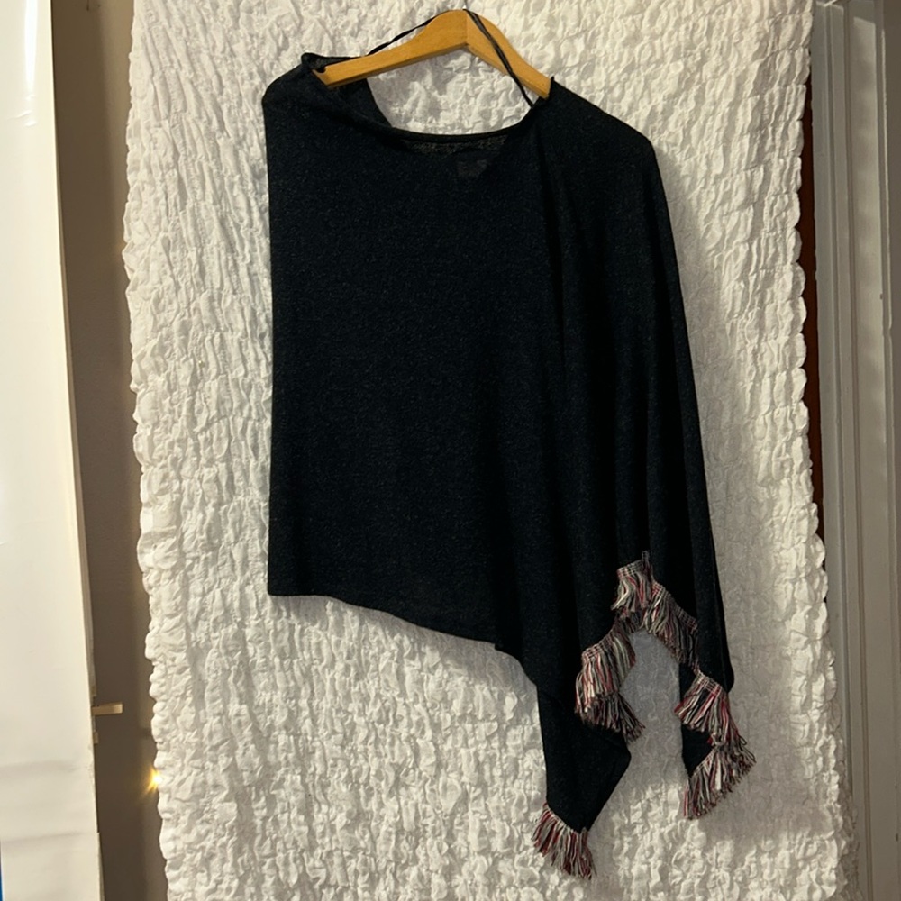 French Kyss Fringed Shawl, Size: XS